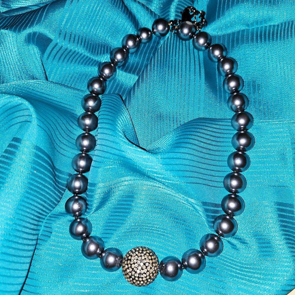 BOLD and BEAUTIFUL SUITE of GRAY PEARL JEWELRY : NECKLACE, BRACELET, EARRINGS